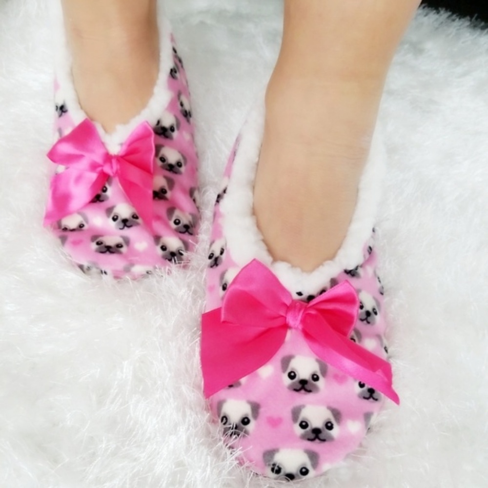 COZY PINK SLIPPERS - Picture 2 of 4